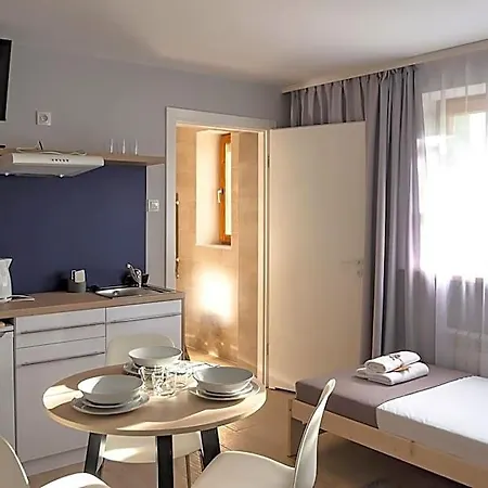 & S8 Hotel 4*