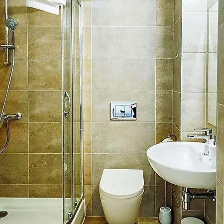 & S8 Hotel 4*